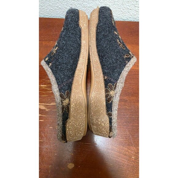 Taos Footwear Woodenness Embroidered 2 Slip-On Faux Fur Mule Size 40 EU 9-9.5 US - Picture 4 of 6